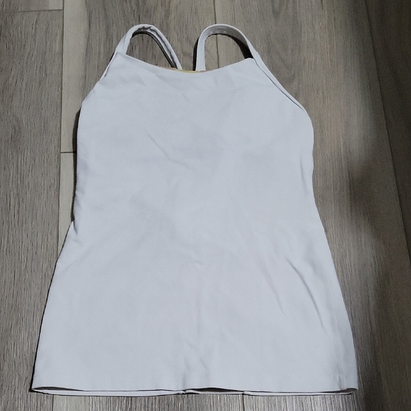 Lululemon Women's White Tank Top With Built In Bra Size 6 - Picture 1 of 2